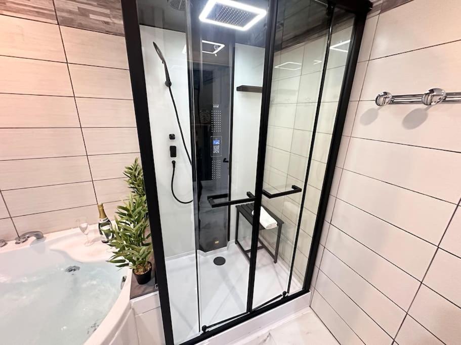 E Servagnat T3 Luxe Avec Sauna Jacuzzi Et Hammam Epernay Bagian luar foto